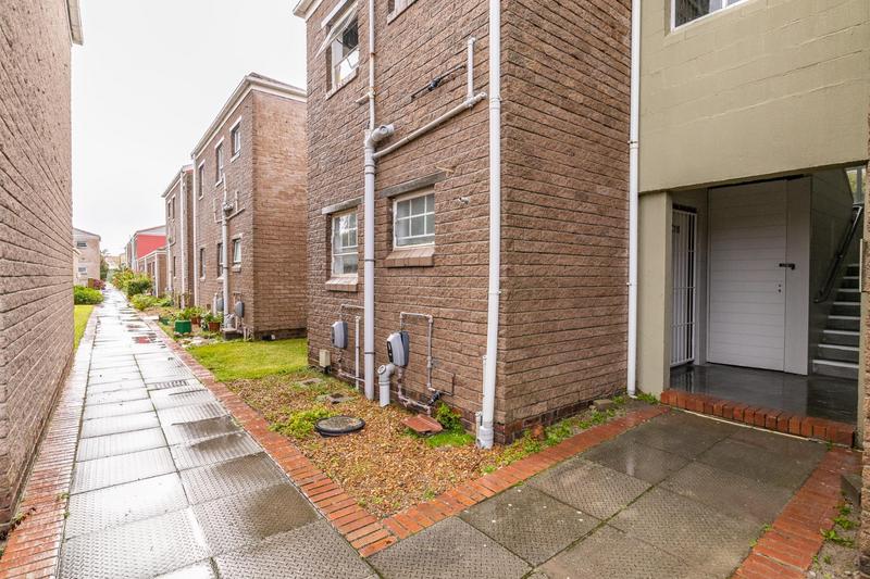 To Let 1 Bedroom Property for Rent in Diep River Western Cape